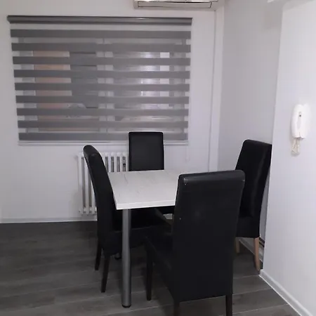 Cumurija Bridge アパート *