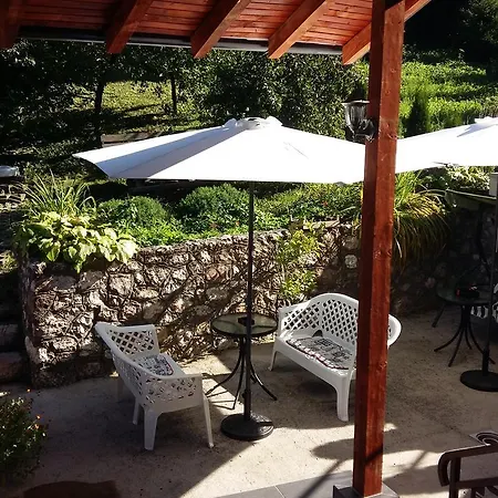 Cumurija Bridge アパート