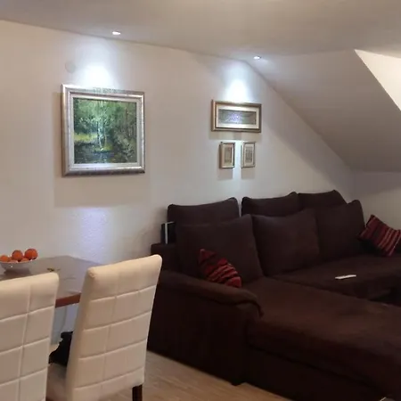 Cumurija Bridge アパート